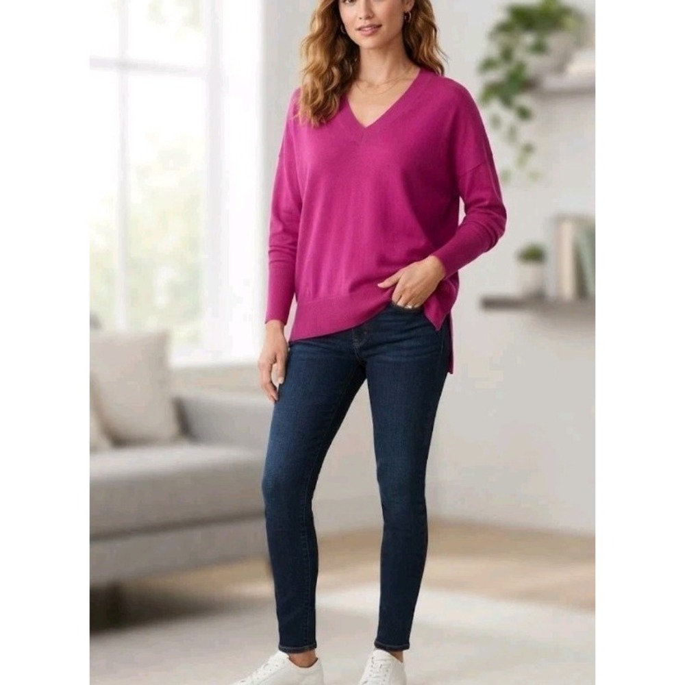 Banana Republic Women's M Pink 100% Merino Wool V-Neck Long Sleeve Sweater Top